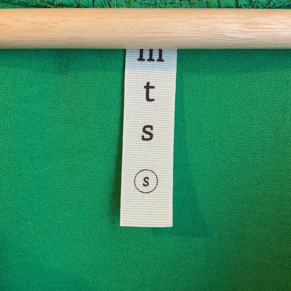 NWOT short sleeve top - Picture 2 of 3
